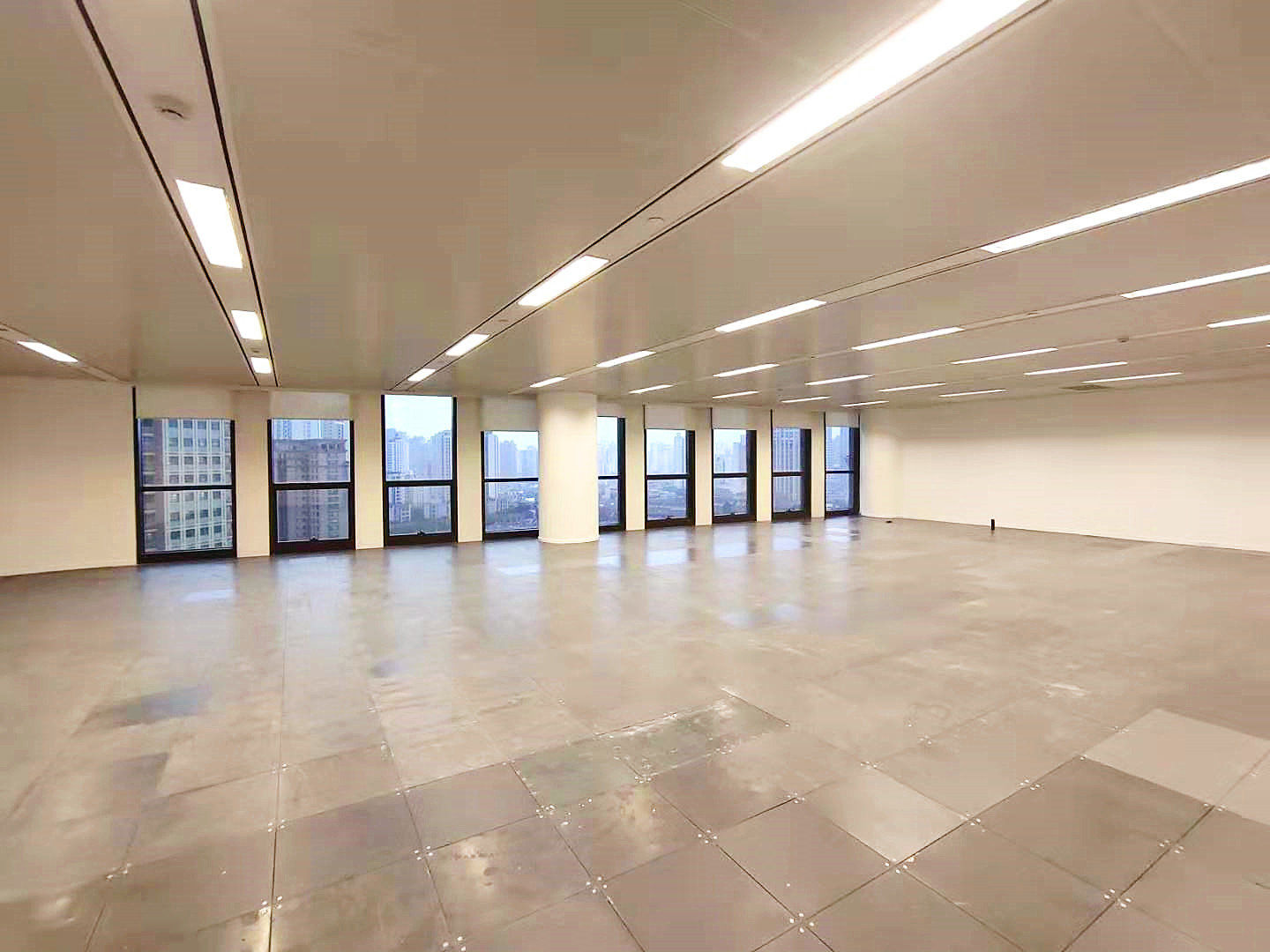 城汇大厦黄浦复兴公园城汇大厦，房型方正，双面采光