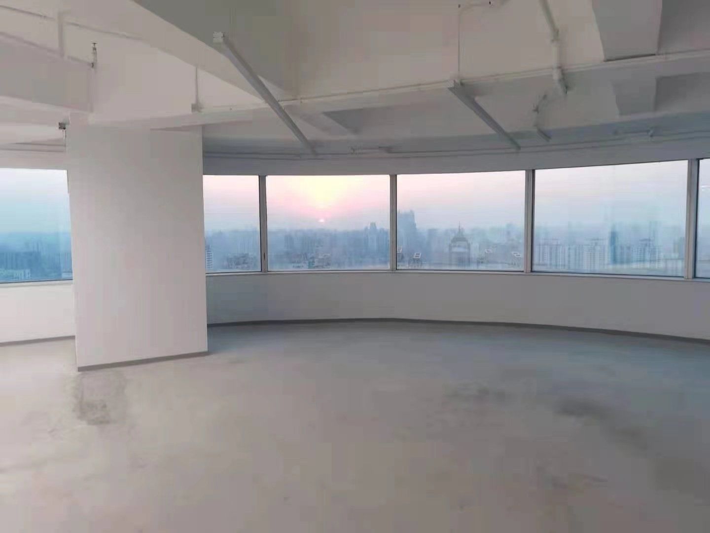 中港汇黄浦长城金融大厦，高区景观，看房方便，房型正气
