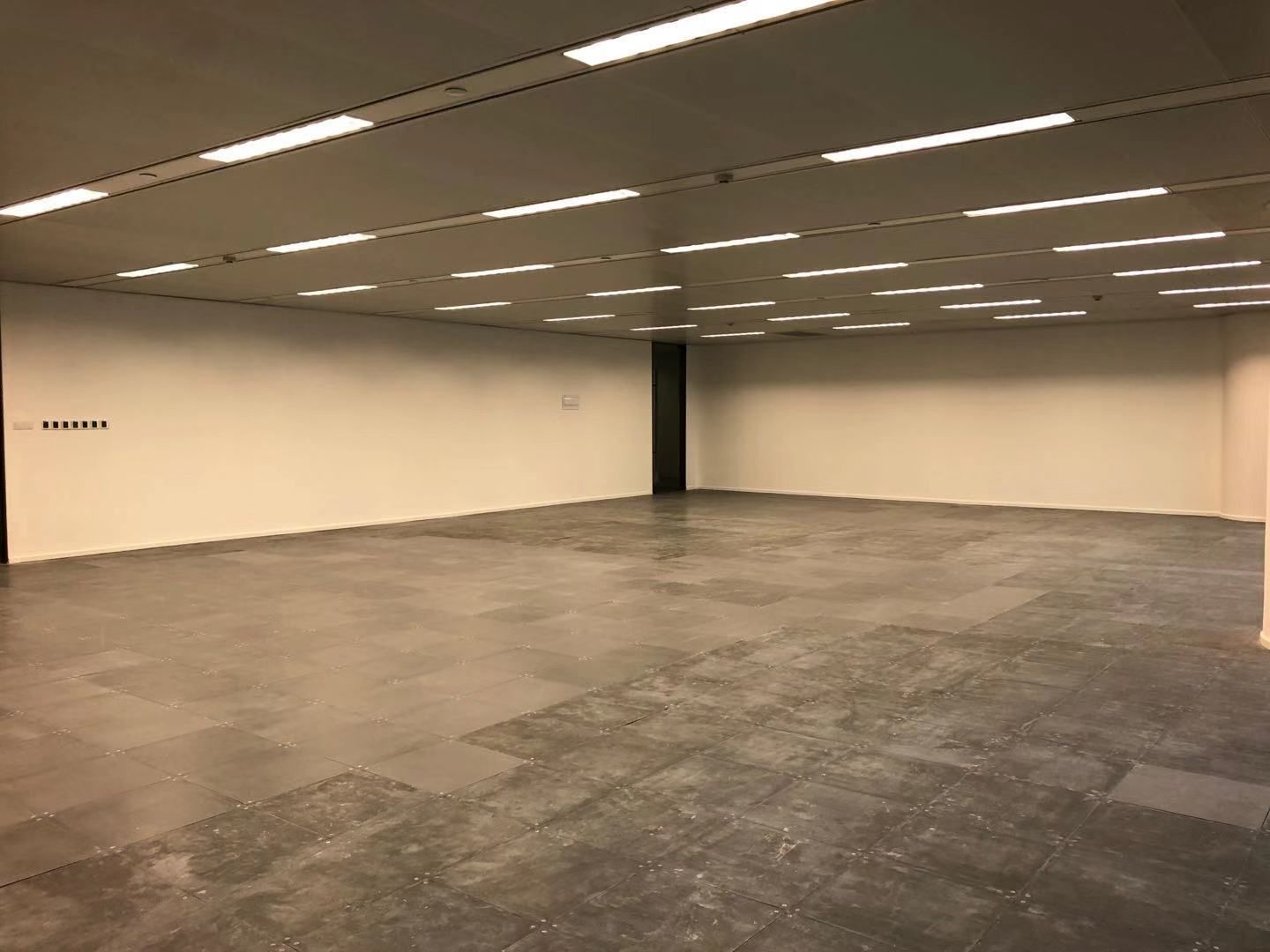 城汇大厦城汇大厦，地铁沿线，新天地商圈，高区视野佳