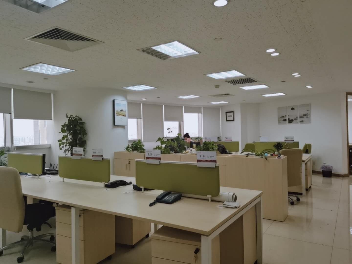 金钟广场淮海路，金钟广场229㎡精装修，多轨道交通