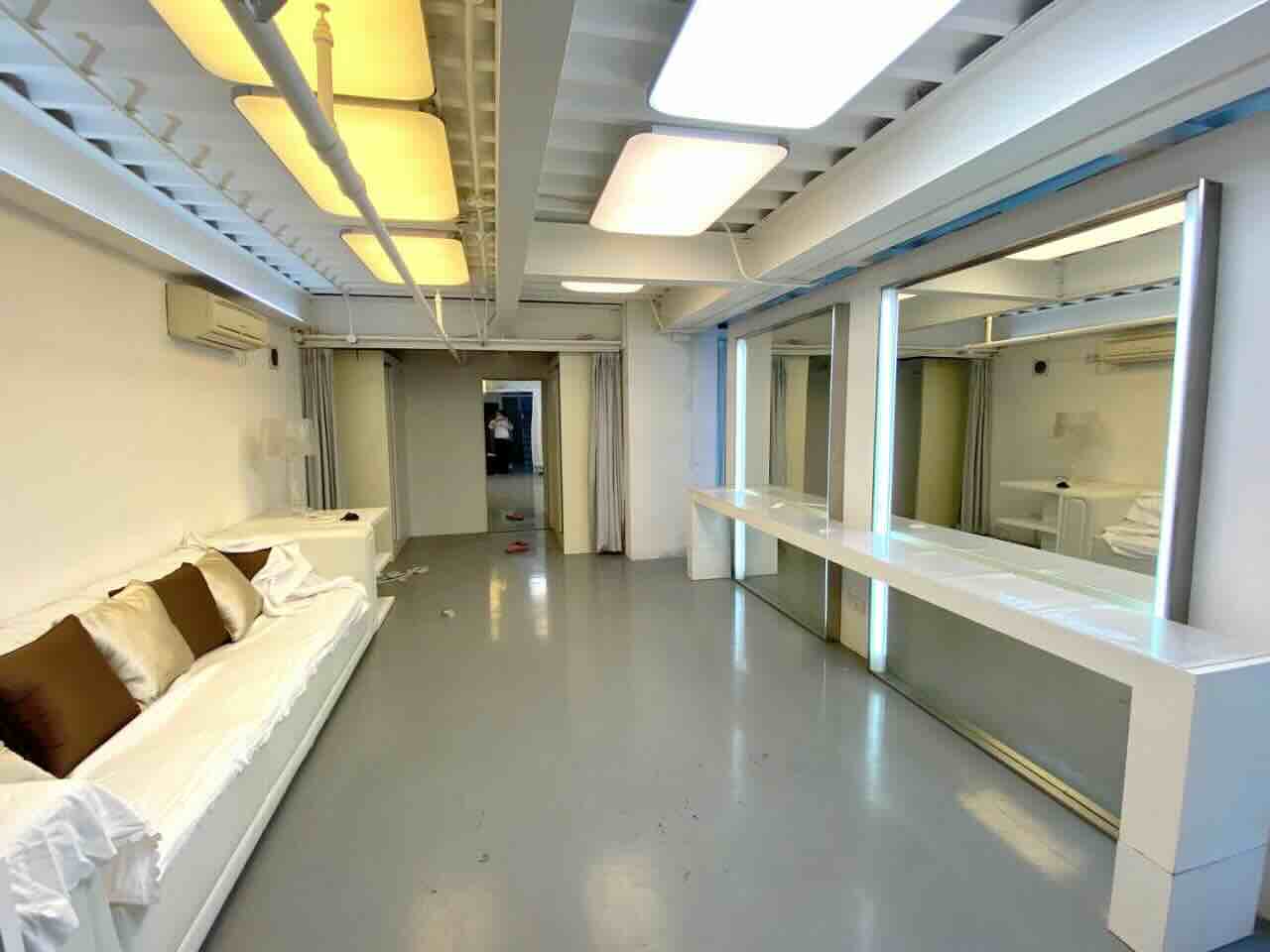 八号桥一期黄浦区八号桥一期，292平，带装修，近地铁