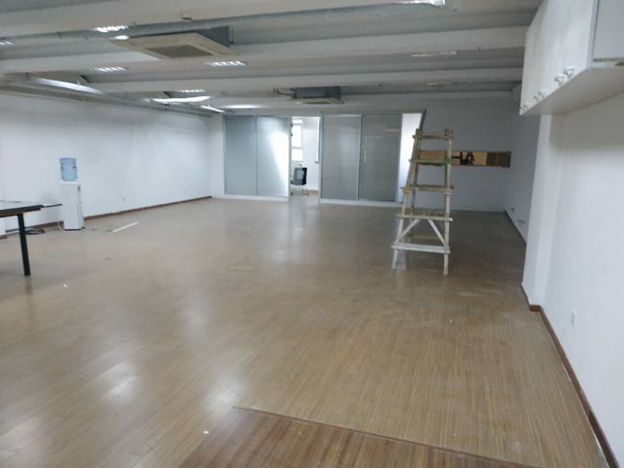 新桥大厦黄浦 新桥大厦 203平米 简装修