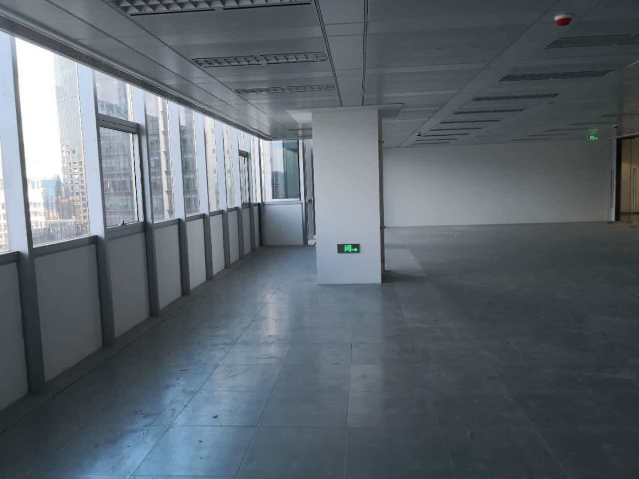 东航滨江中心徐汇 东航滨江中心 302平米 简装修