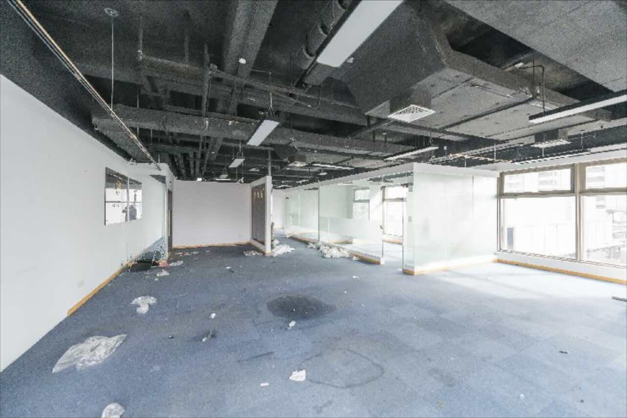 宝龙广场嘉定新城宝龙广场朝东南双面采光247平带4隔间