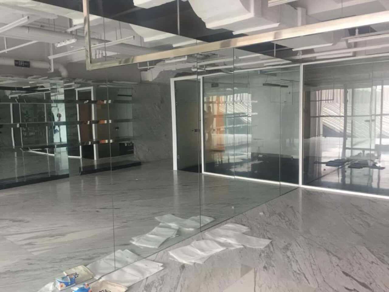 SOHO复兴广场淮海中路，新天地，标志性建筑，SOHO复兴广场172平米出租
