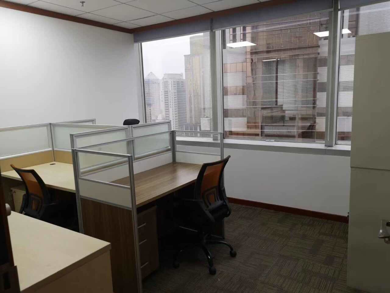 港陆广场人民广场商圈　精装修带家具　拎包入住