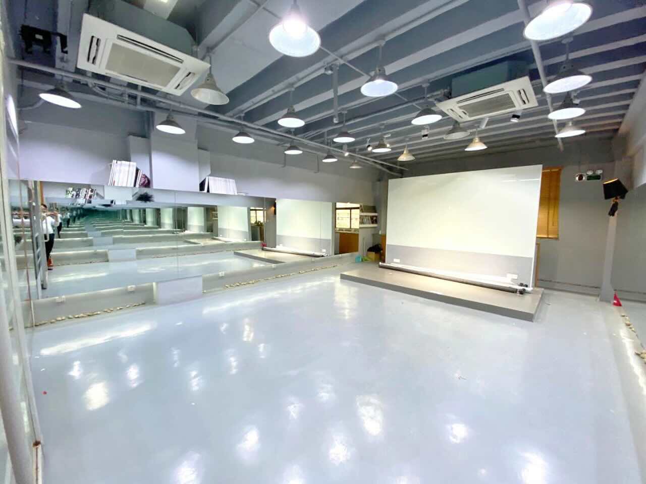 八号桥一期黄浦区八号桥一期，292平，带装修，近地铁