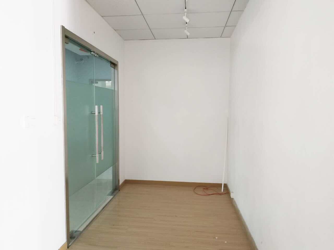 万街303徐汇 万街303 66平米 简装修