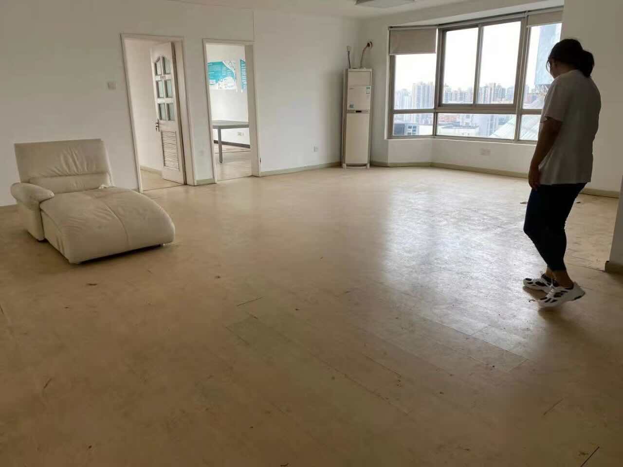 徐汇 裕华大厦 137平米 精装修
