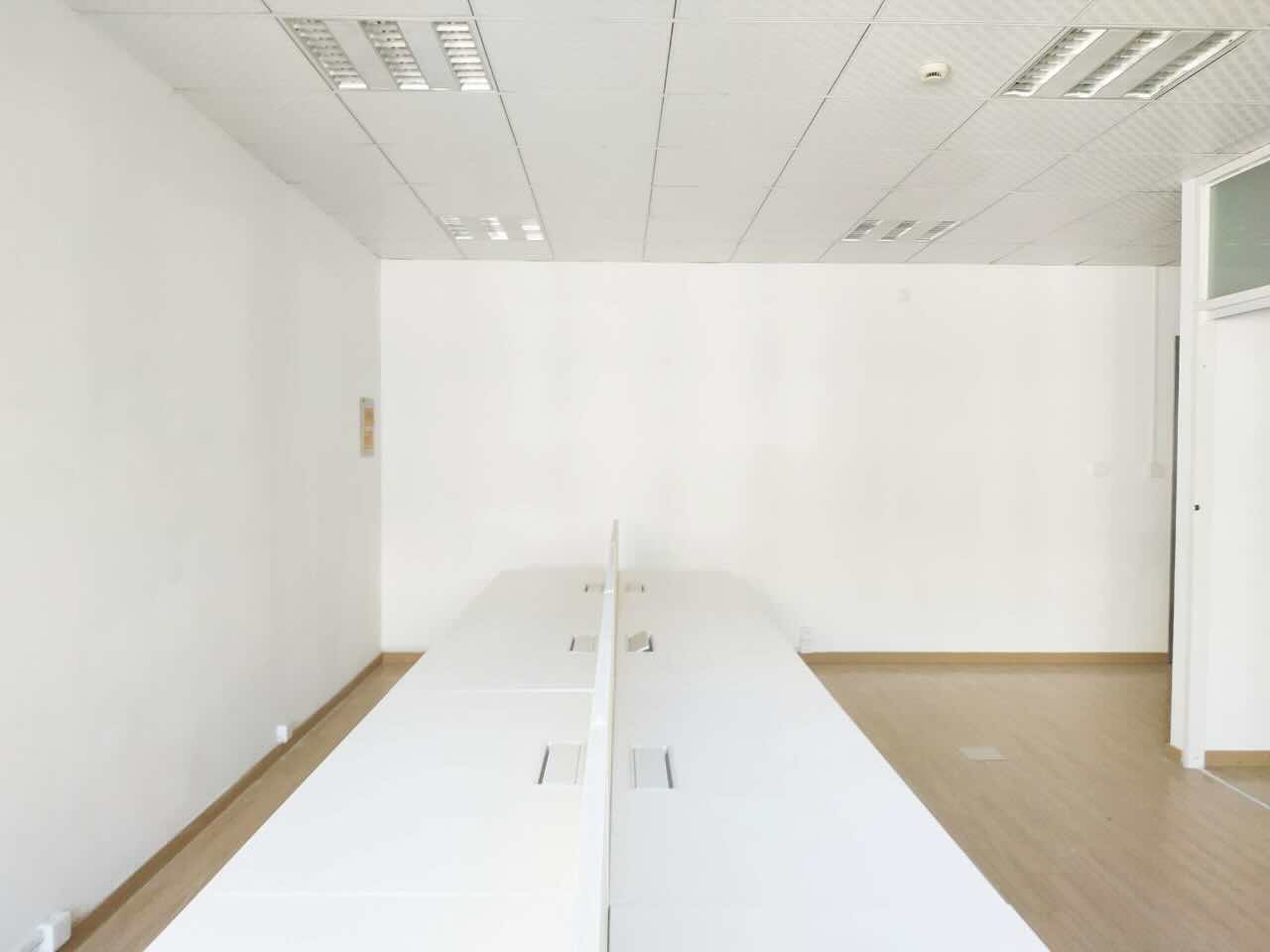 万街30345平米办公室出租_3.80元/m²/天