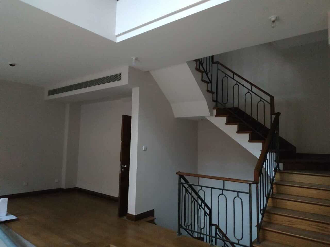 建业里370平米办公室出租_8.00元/m²/天