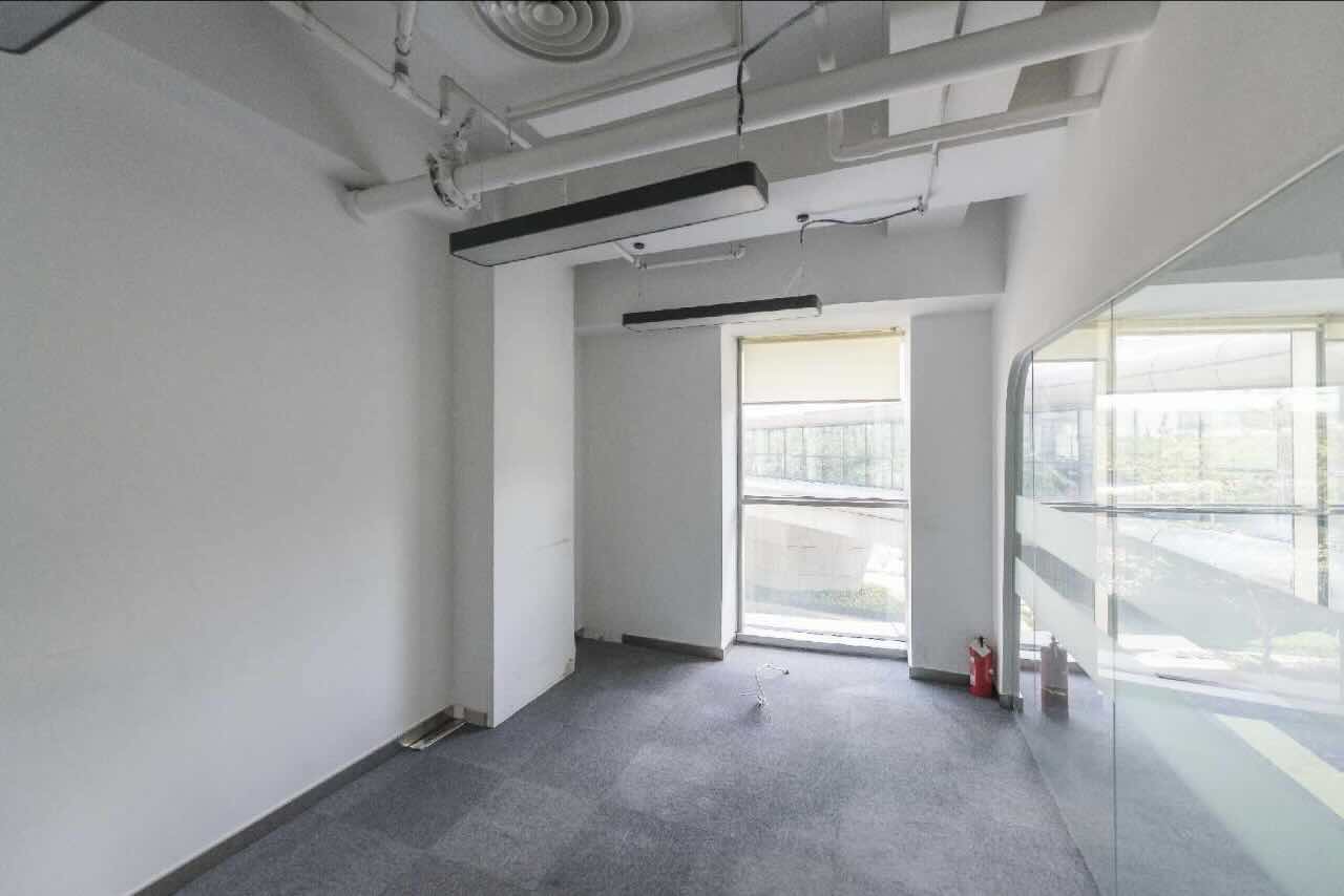 天会商务广场(凌空SOHO)长宁 天会商务广场(凌空SOHO) 260平米 精装修