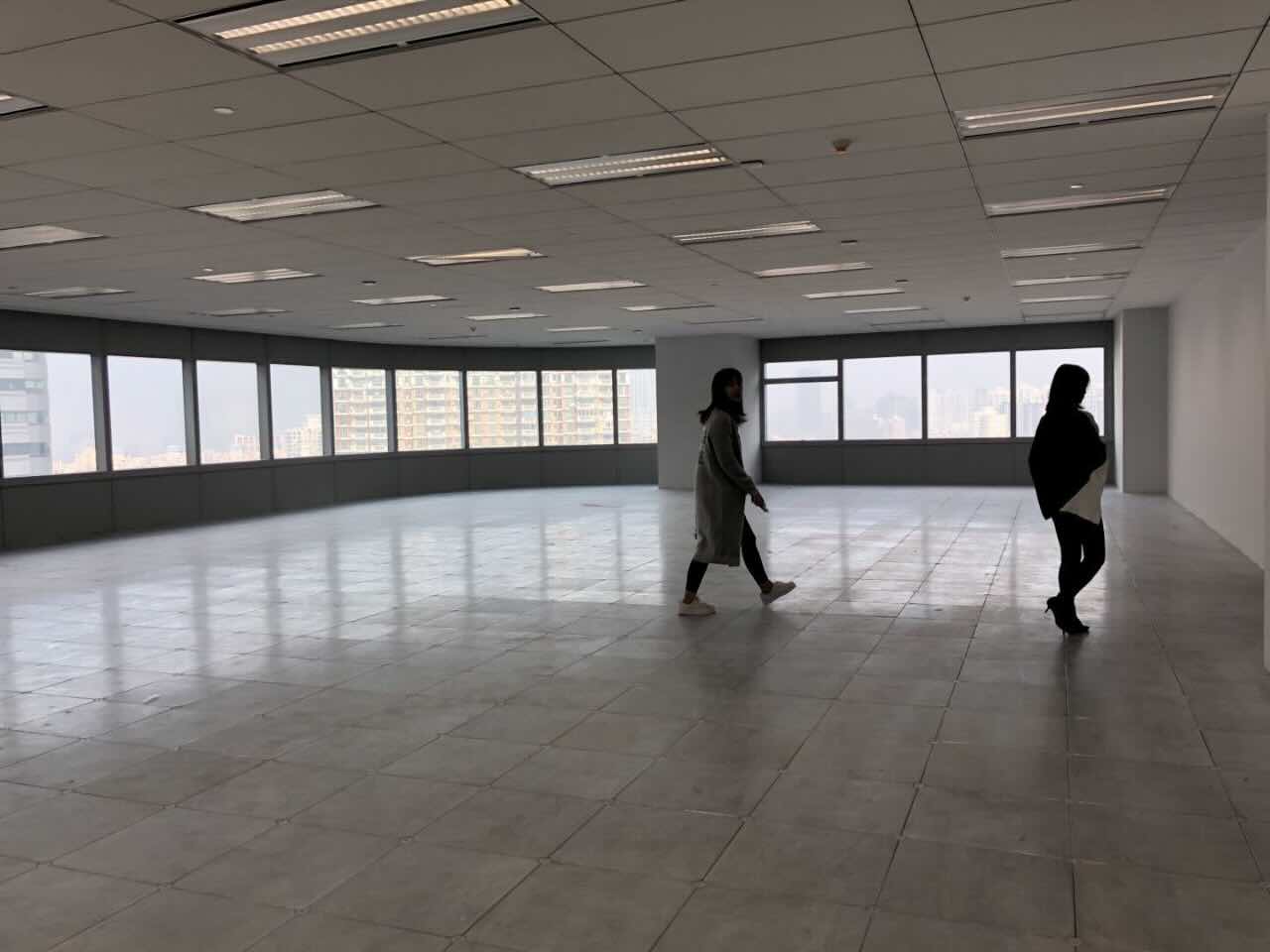 长宁来福士广场长宁来福士，中山公园站288平出租，各种面积段均有，价格可谈。