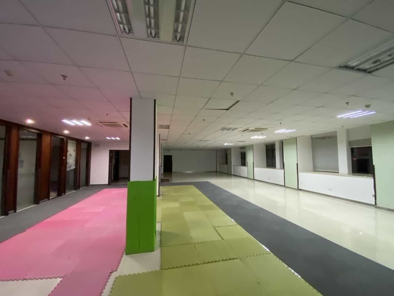新发现才富园长宁 新发现才富园 307平米 简装修