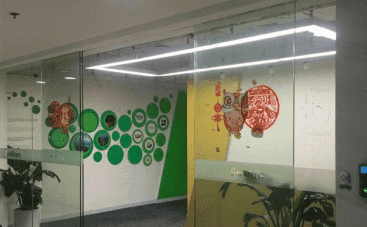 大众金融大厦2号线娄山关路 地铁600米 高区精装全配90平出租