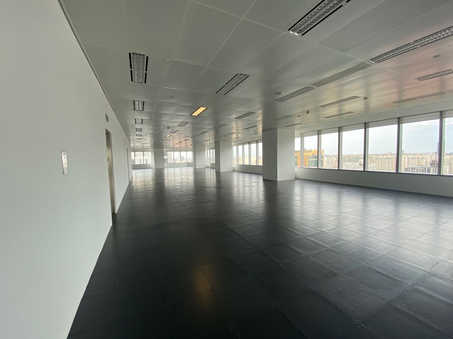 会德丰国际广场269平米办公室出租_14.50元/m²/天