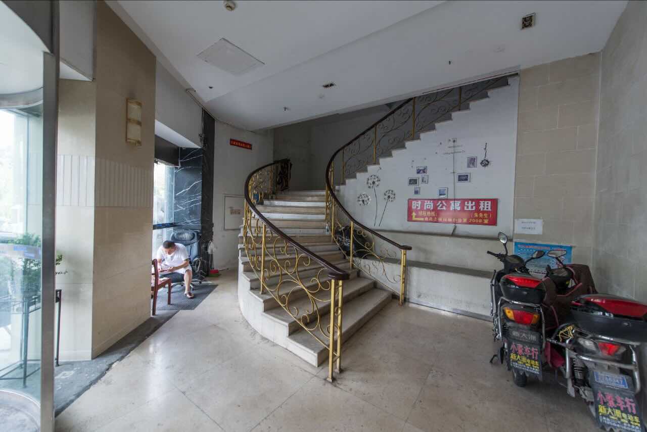 场中路445号