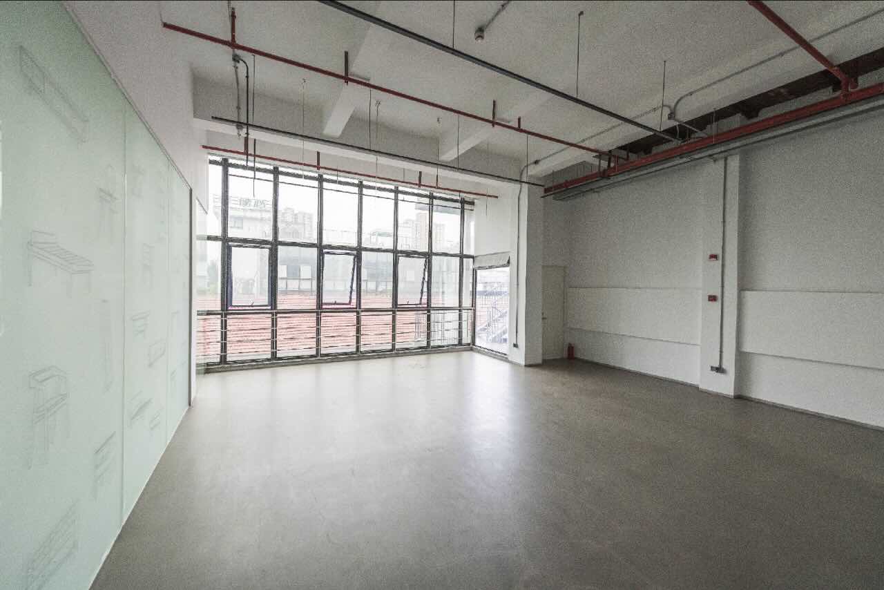 德必同心运动LOFT虹口 德必同心运动LOFT 233平米 简装修