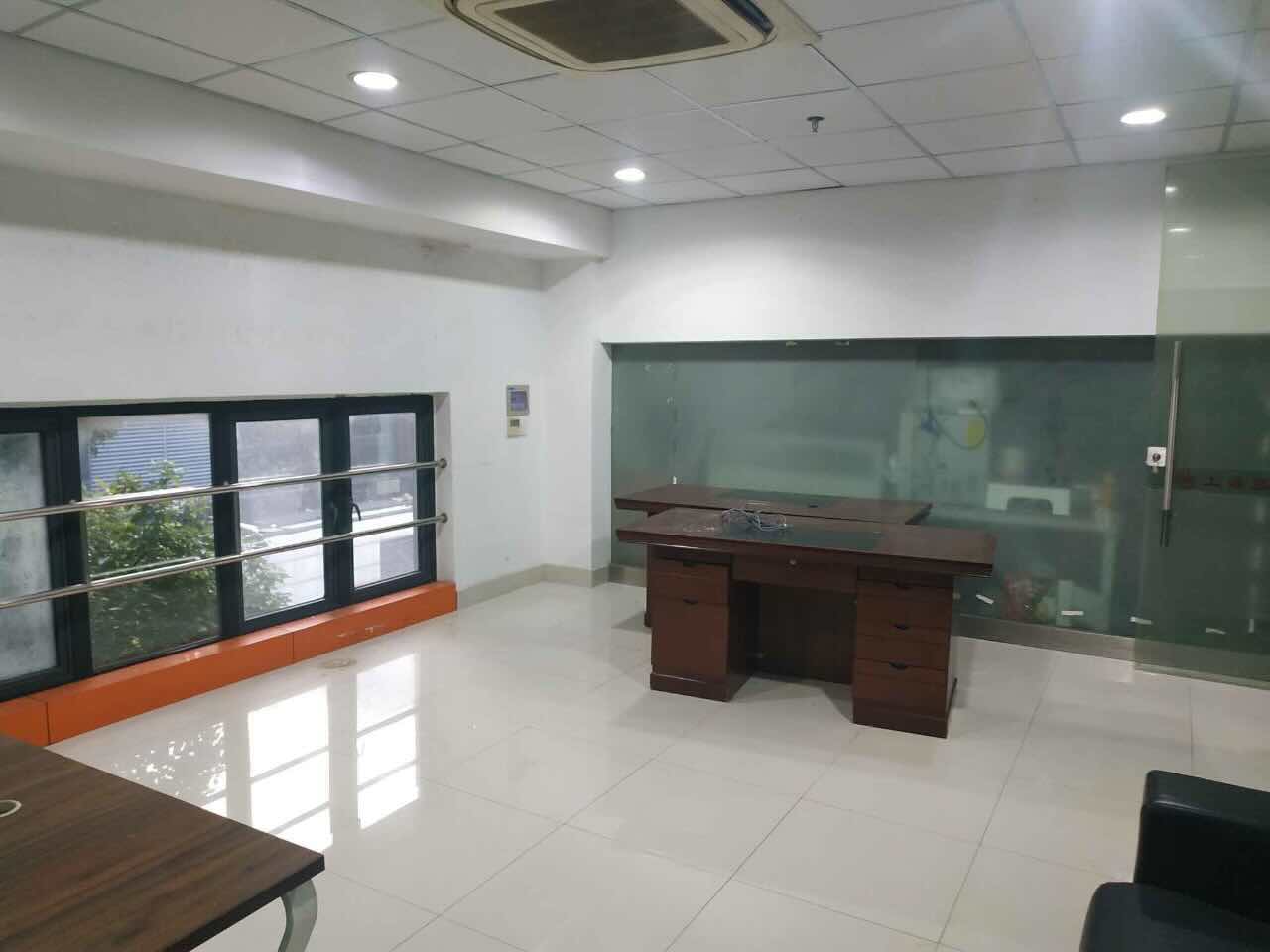 虹口 复城国际 300平米 简装修