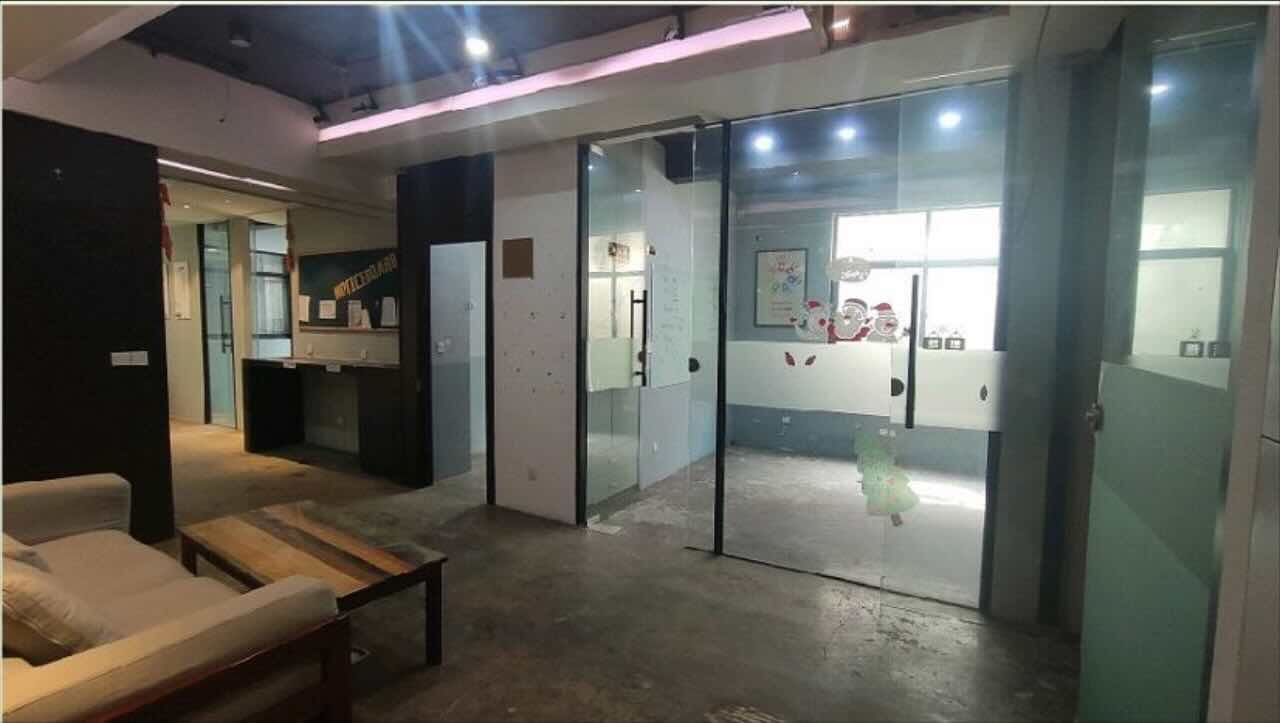 德必运动LOFT一期（创意基地）虹口 德必运动LOFT一期（创意基地） 228平米 中等装修