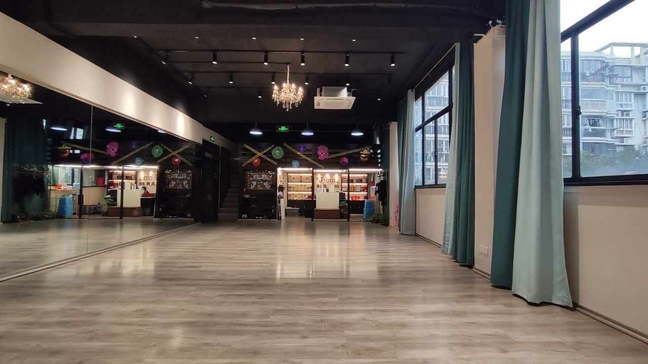 德必运动LOFT一期（创意基地）虹口 德必运动LOFT一期（创意基地） 129平米 简装修