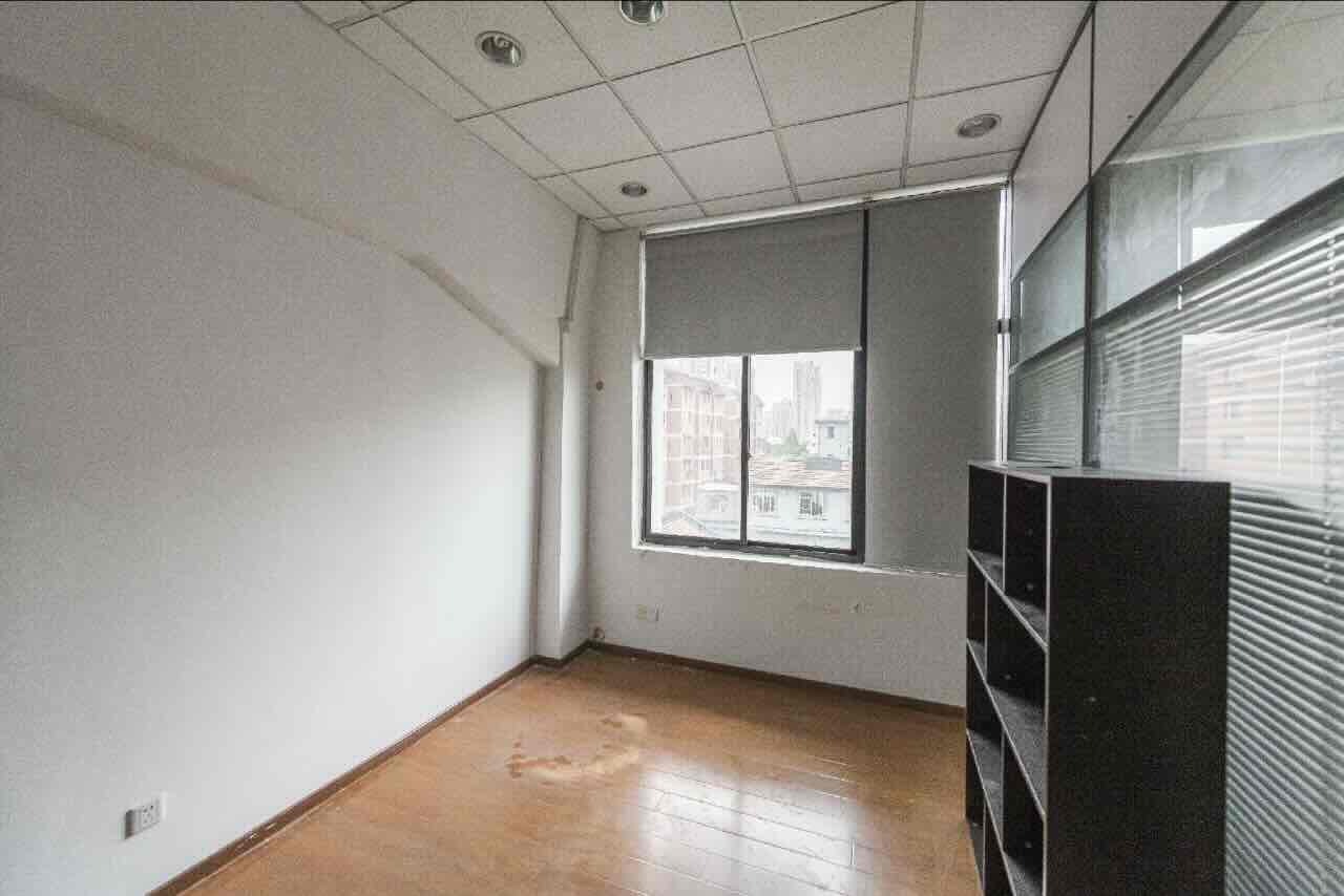 德必运动LOFT一期（创意基地）虹口 德必运动LOFT一期（创意基地） 263平米 中等装修