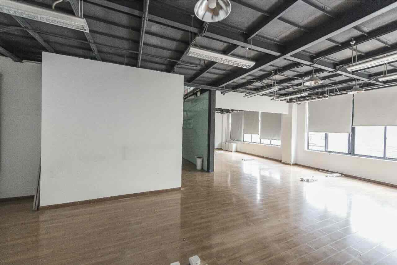 虹口 德必运动LOFT一期（创意基地） 263平米 中等装修
