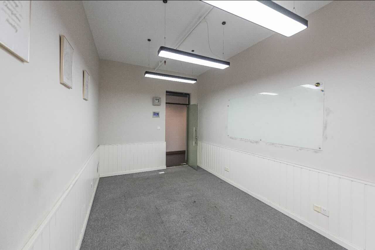 德必运动LOFT一期（创意基地）虹口 德必运动LOFT一期（创意基地） 28平米 简装修