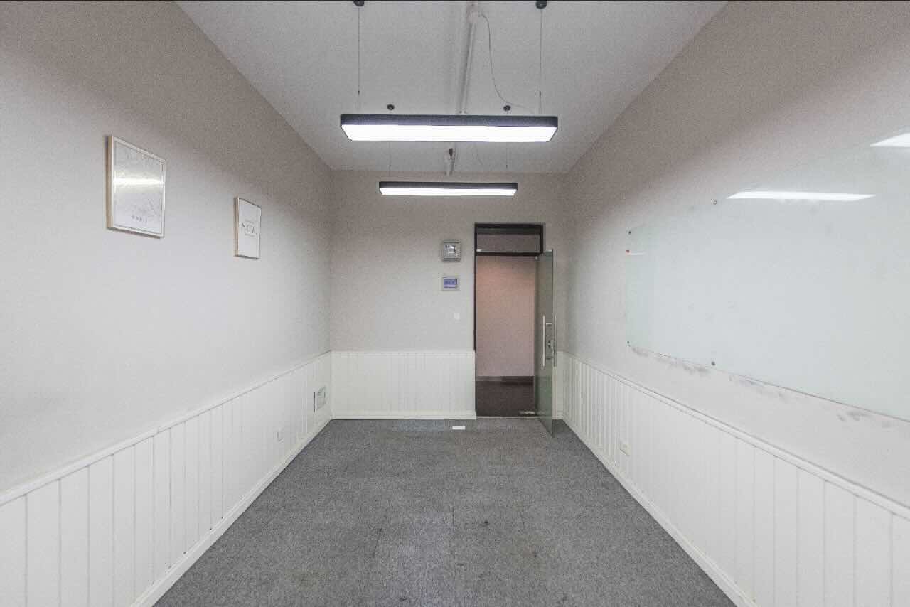 德必运动LOFT一期（创意基地）虹口 德必运动LOFT一期（创意基地） 28平米 简装修