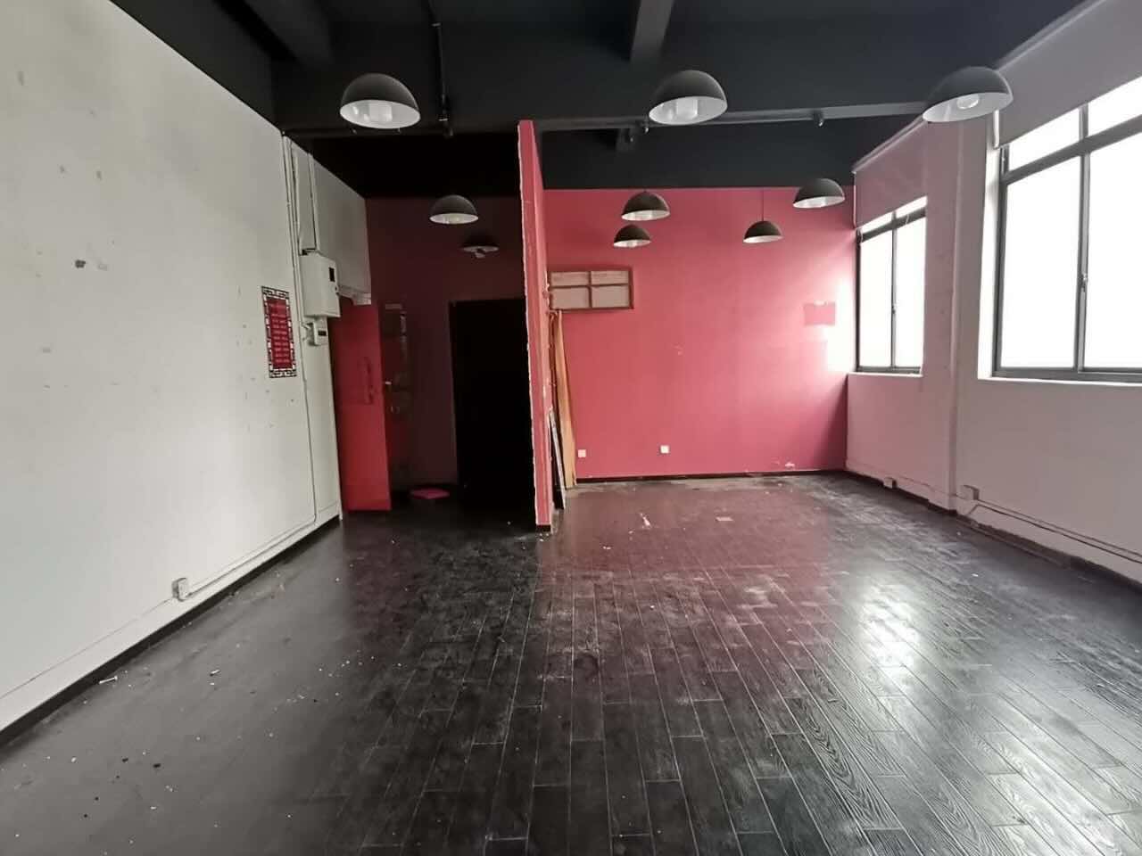 德必运动LOFT一期（创意基地）虹口 德必运动LOFT一期（创意基地） 146平米 简装修