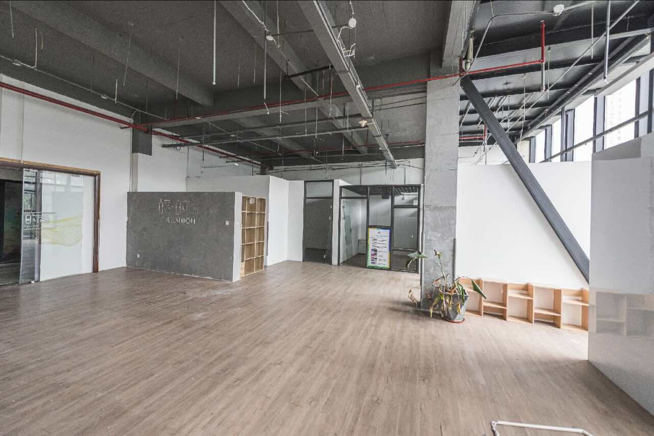 德必运动LOFT一期（创意基地）虹口 德必运动LOFT一期（创意基地） 206平米 中等装修