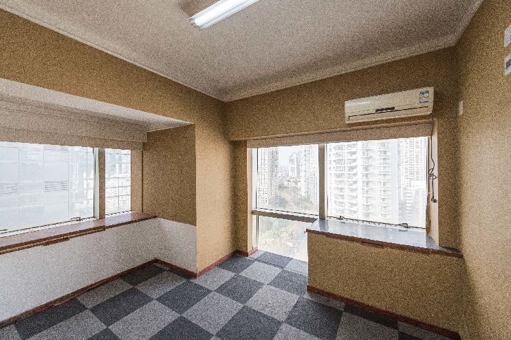 汤臣商务中心大厦八佰伴九六广场，汤臣商务中心，户型正，得房率高