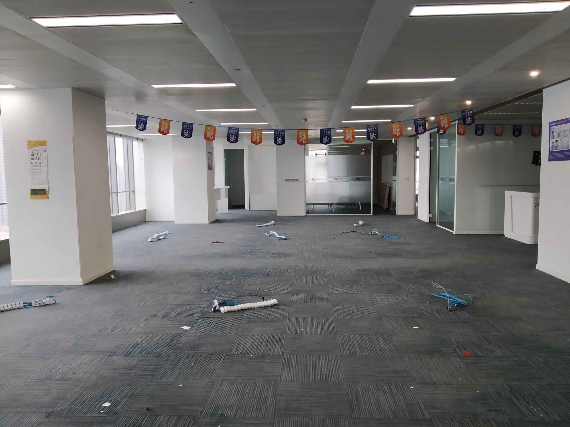 鄂尔多斯国际大厦八佰伴商圈,上海湾,精装修VRV空调,9号线商城路站直达!