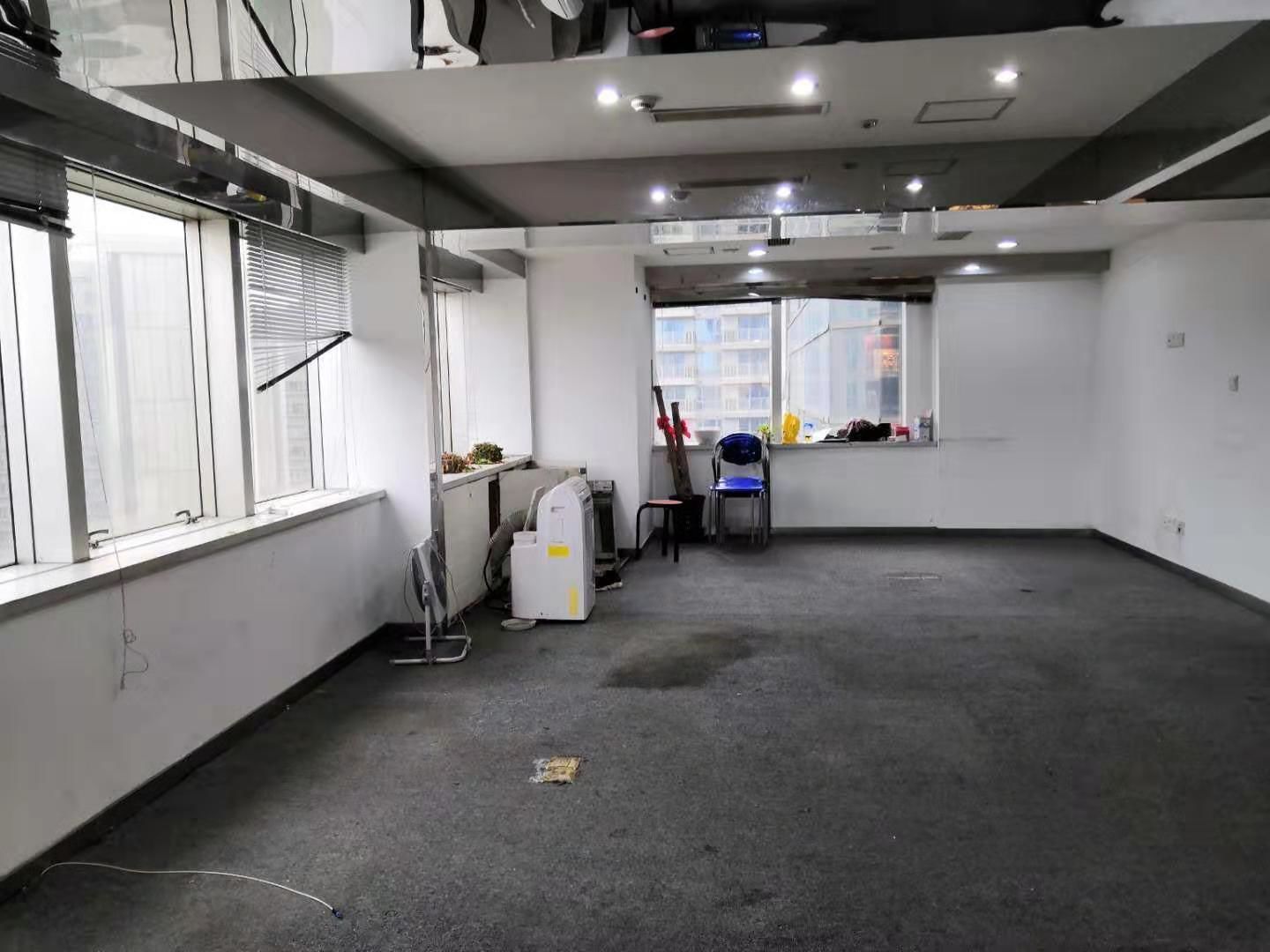 汤臣商务中心大厦通上下水，室内卫生间，行业不限