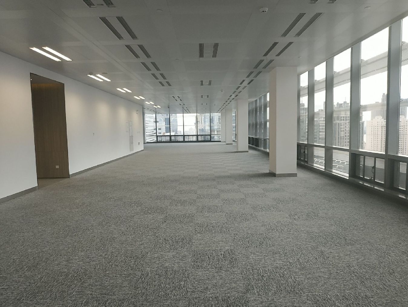 陆家嘴金融广场陆家嘴中心，陆家嘴金融广场910平出租，房型正，景观好