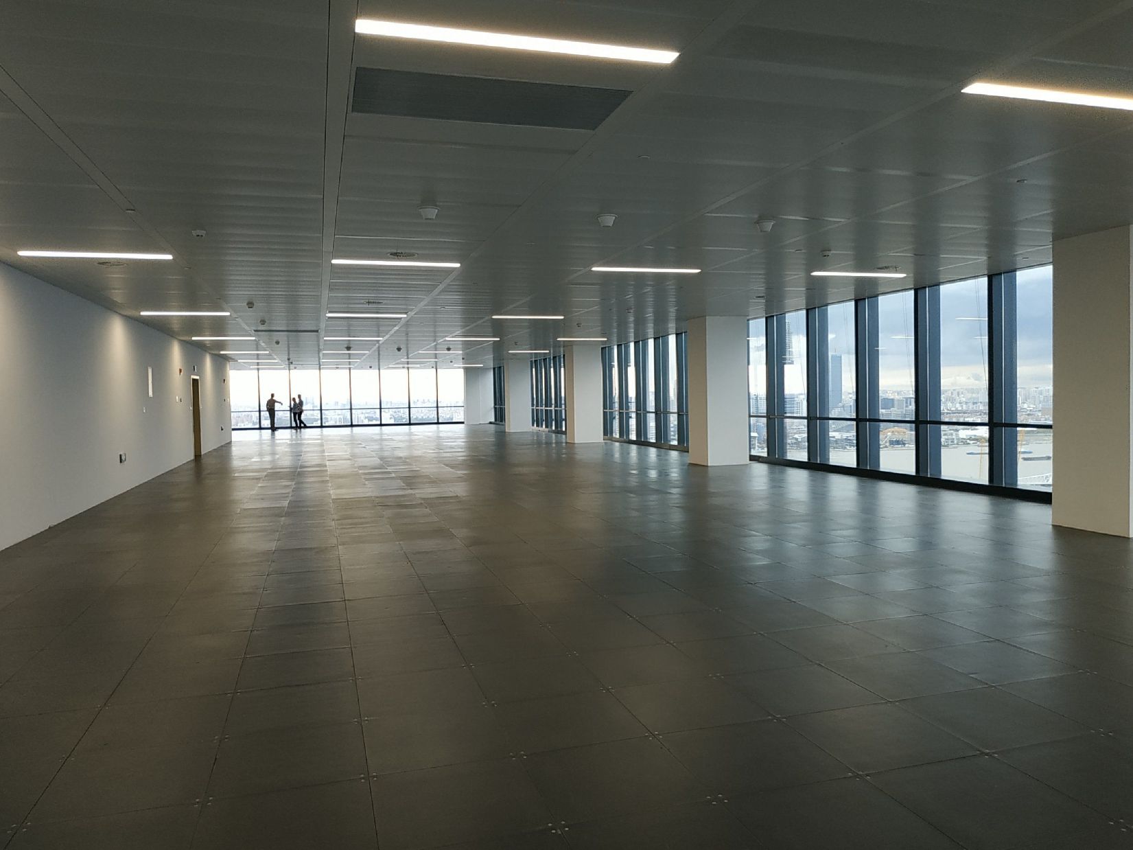 前滩世贸中心前滩区域  陆开发集团自持  整层出租  可看江景