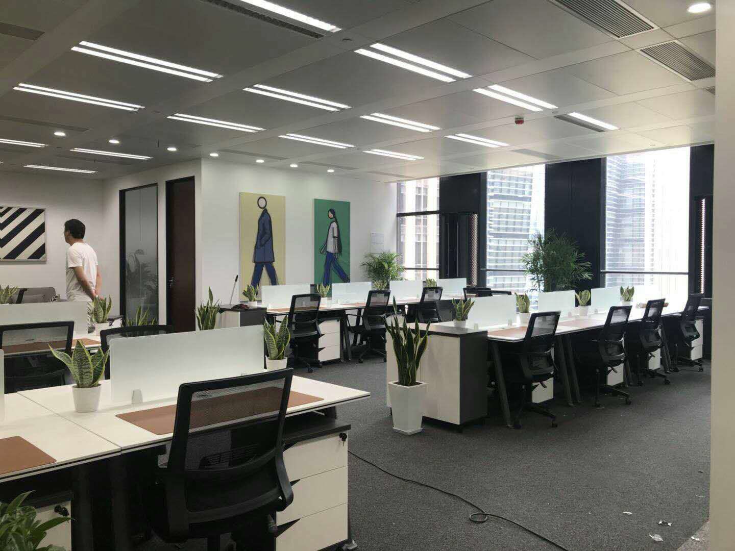 鲁能国际中心世博核心13号线地铁口，精装带家具，与众央企为邻