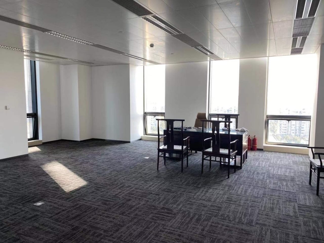 上海华电大厦央企总部园  户型方正 采光一级  配套成熟