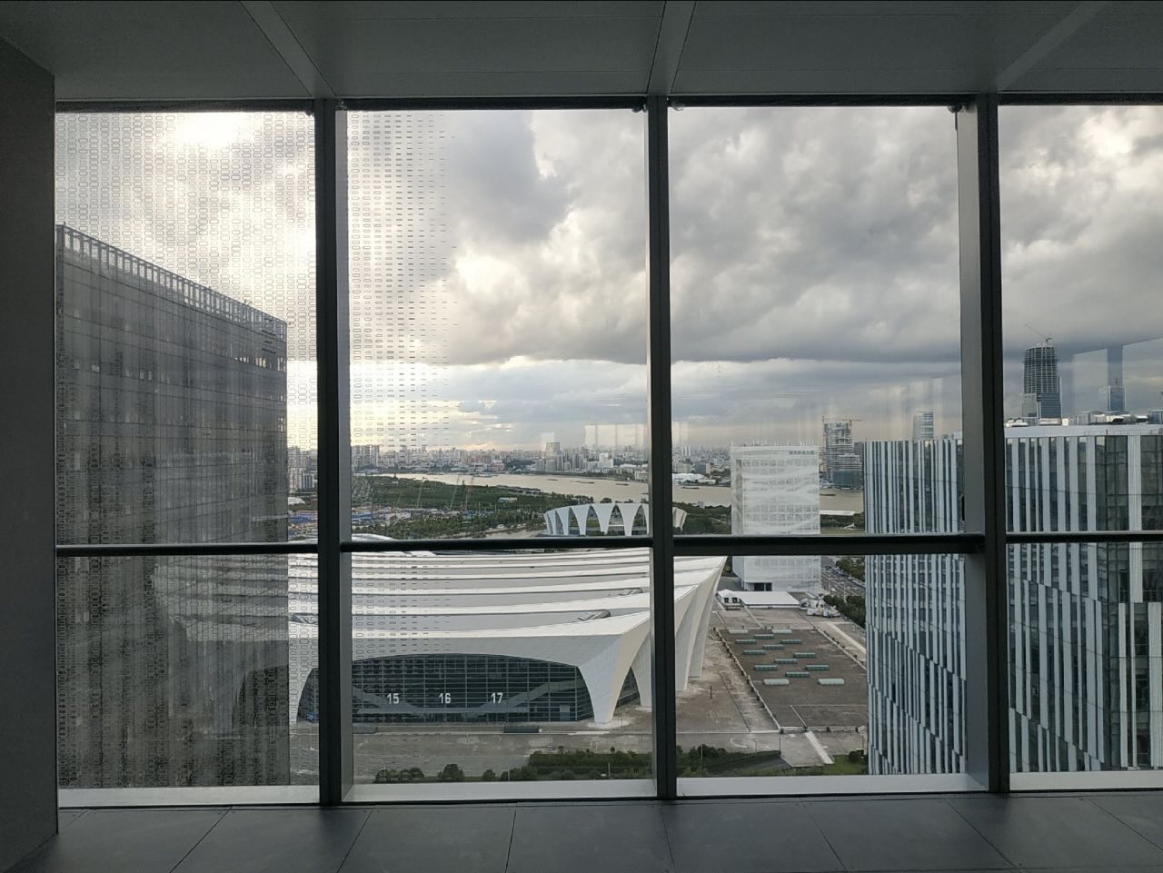 前滩世贸中心前滩区域  陆开发集团自持  整层出租  可看江景