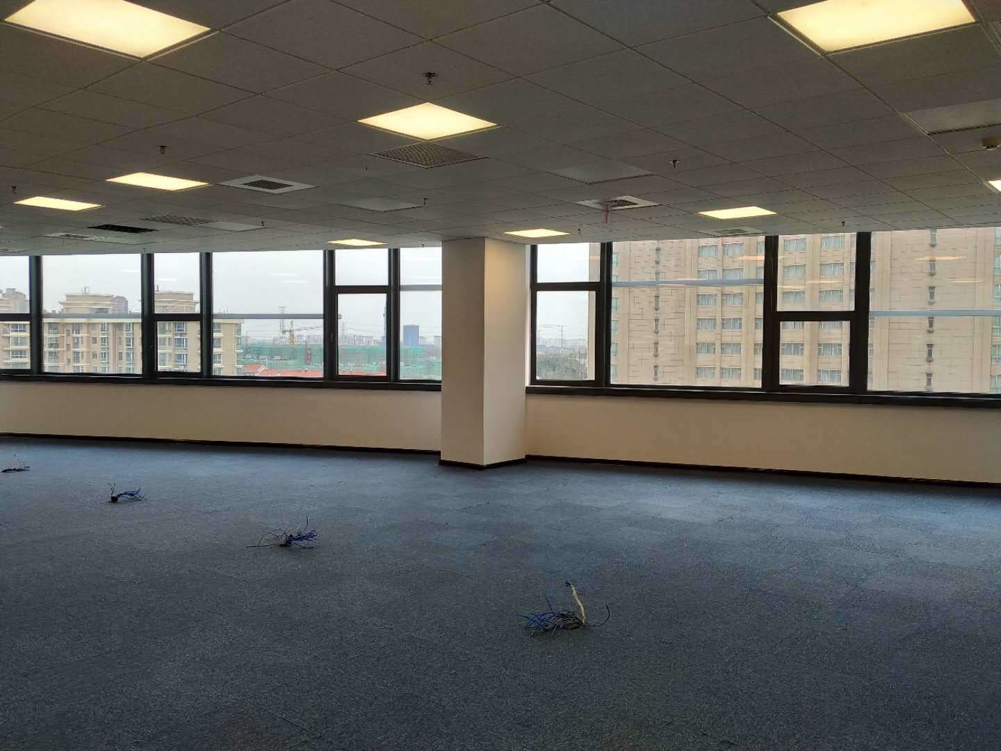 汇宝中心精装带家具，标准交付，得房率高，采光充足