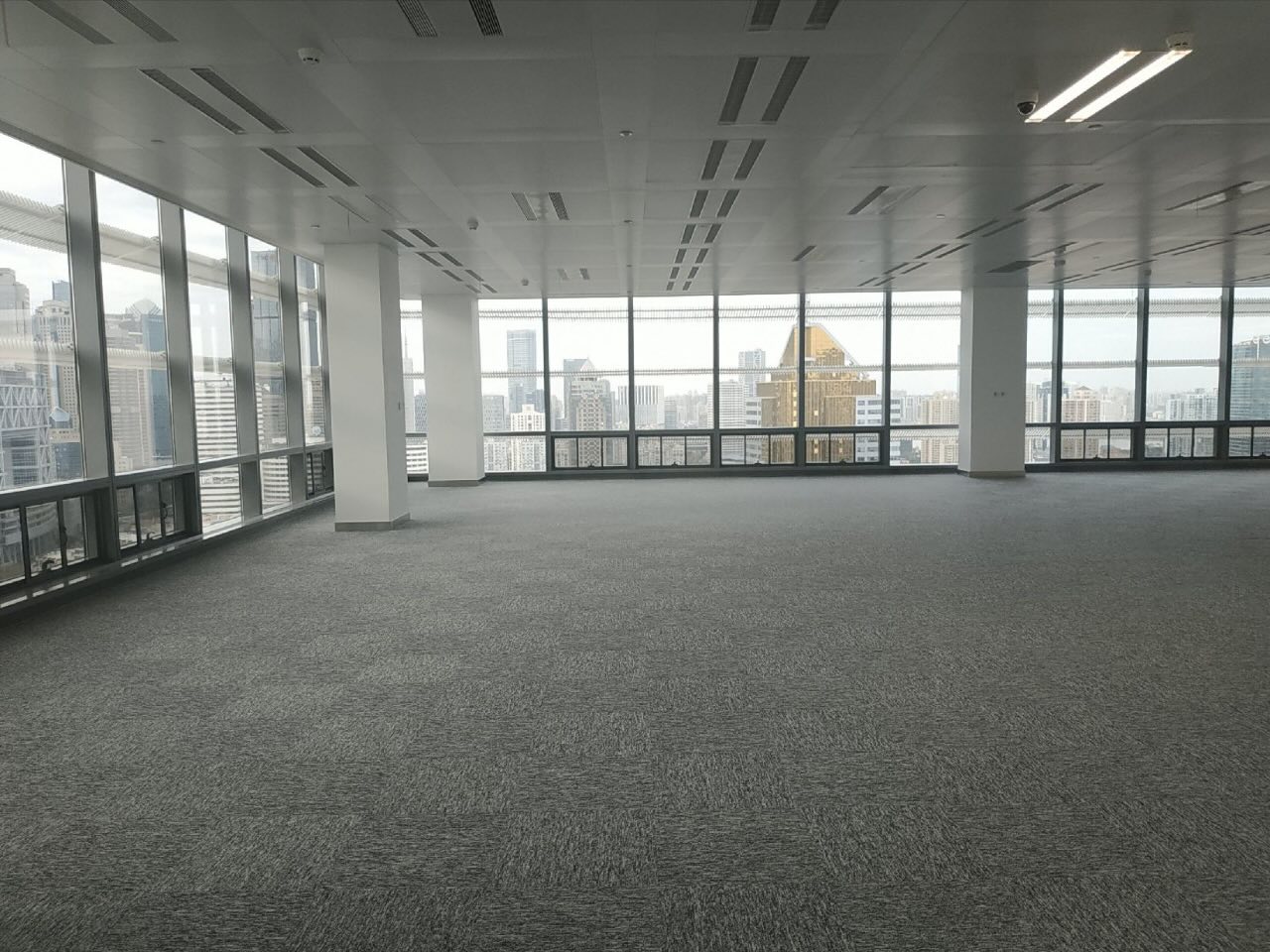 陆家嘴金融广场陆家嘴中心，陆家嘴金融广场910平出租，房型正，景观好