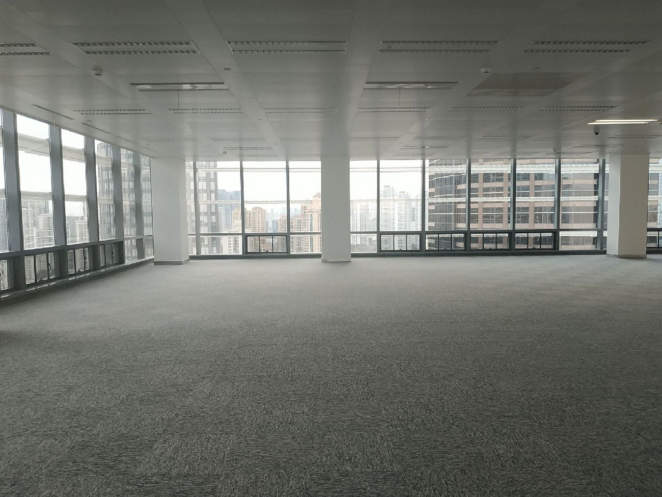 陆家嘴金融广场陆家嘴中心，陆家嘴金融广场，整层2275平，房型正，可分割