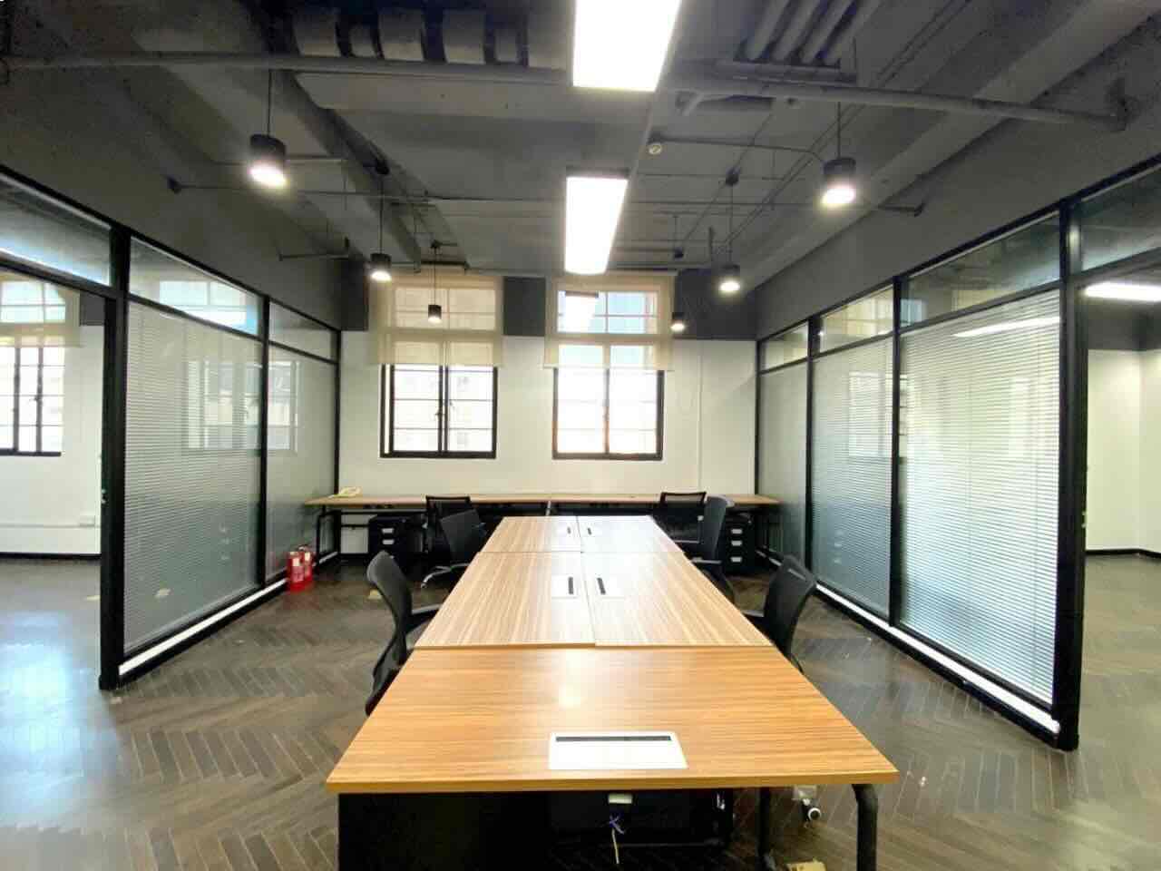 大来大楼外滩旁写字楼出租，历史保留老建筑，档次高环境好
