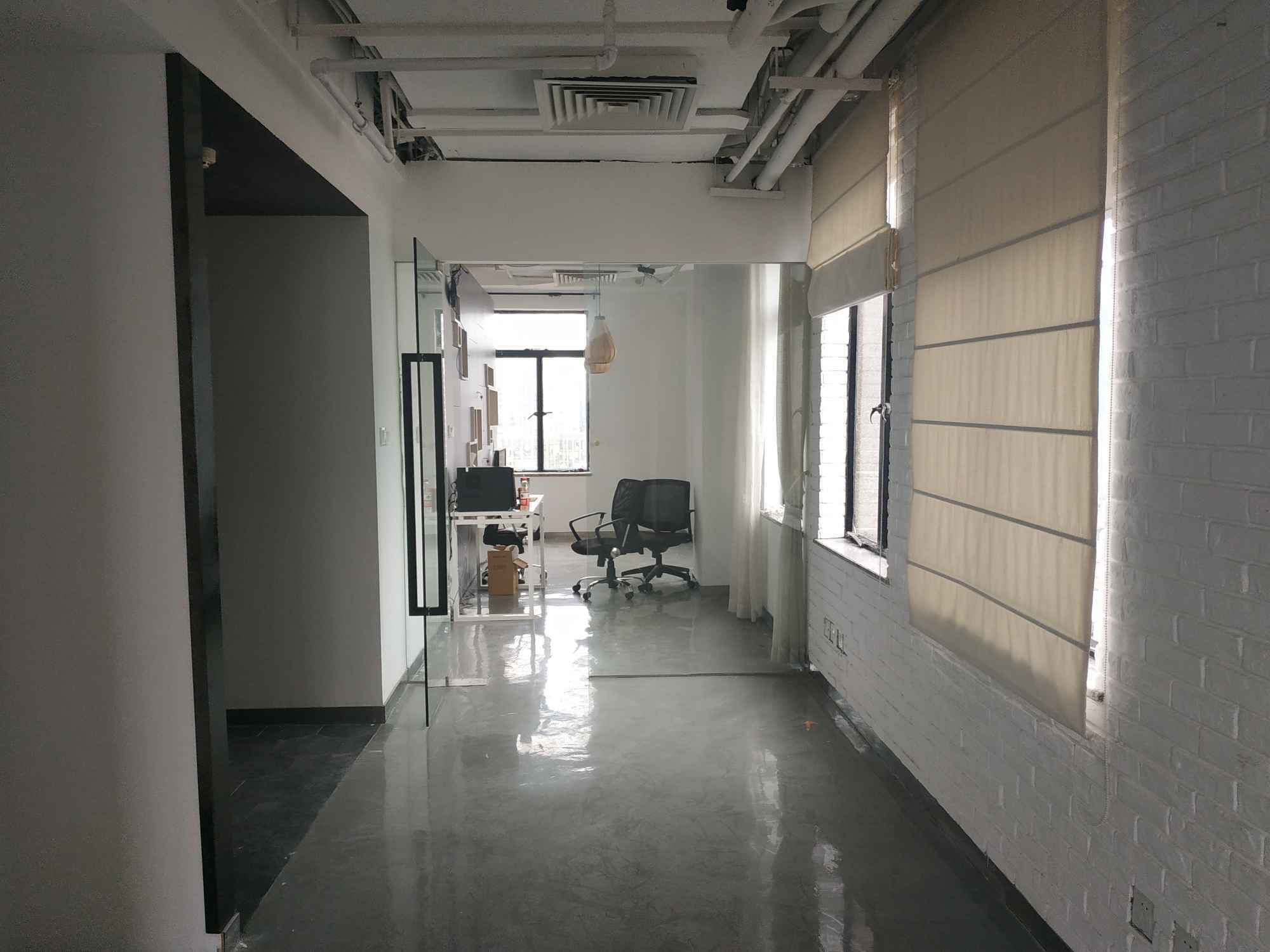 建设大厦黄埔外滩　南京东路　　180平　精装修　小整层