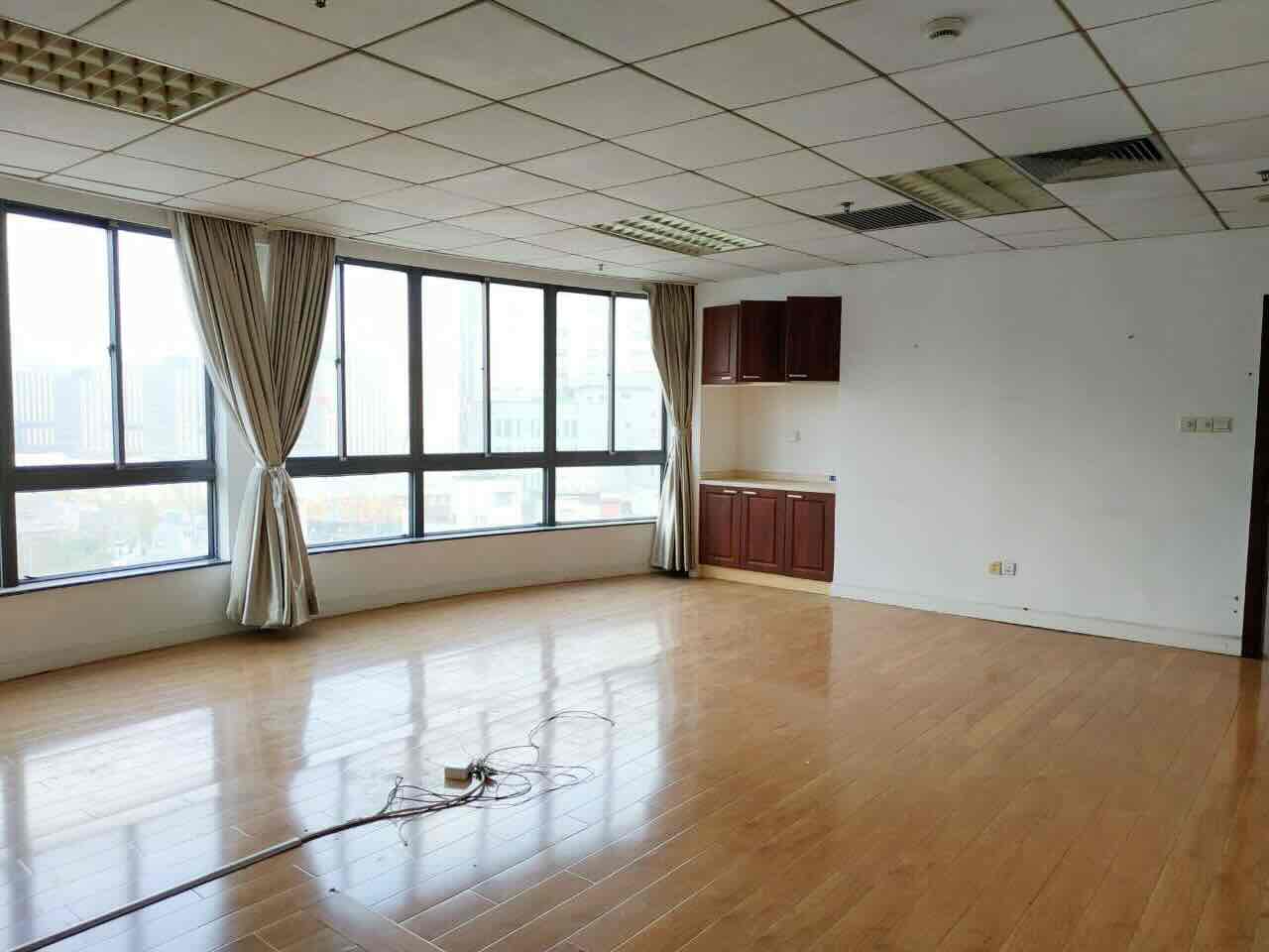 谷泰滨江大厦业主直租黄埔区房源，地理位置优越，交通便利