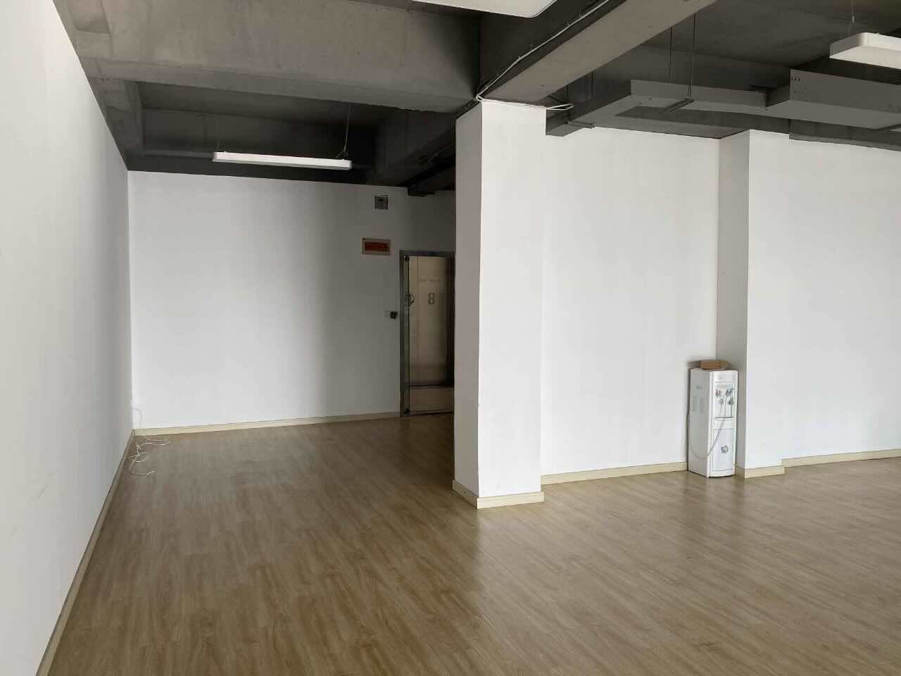 巨丰商务广场新静安（闸北） 巨丰商务广场 155平米 精装修