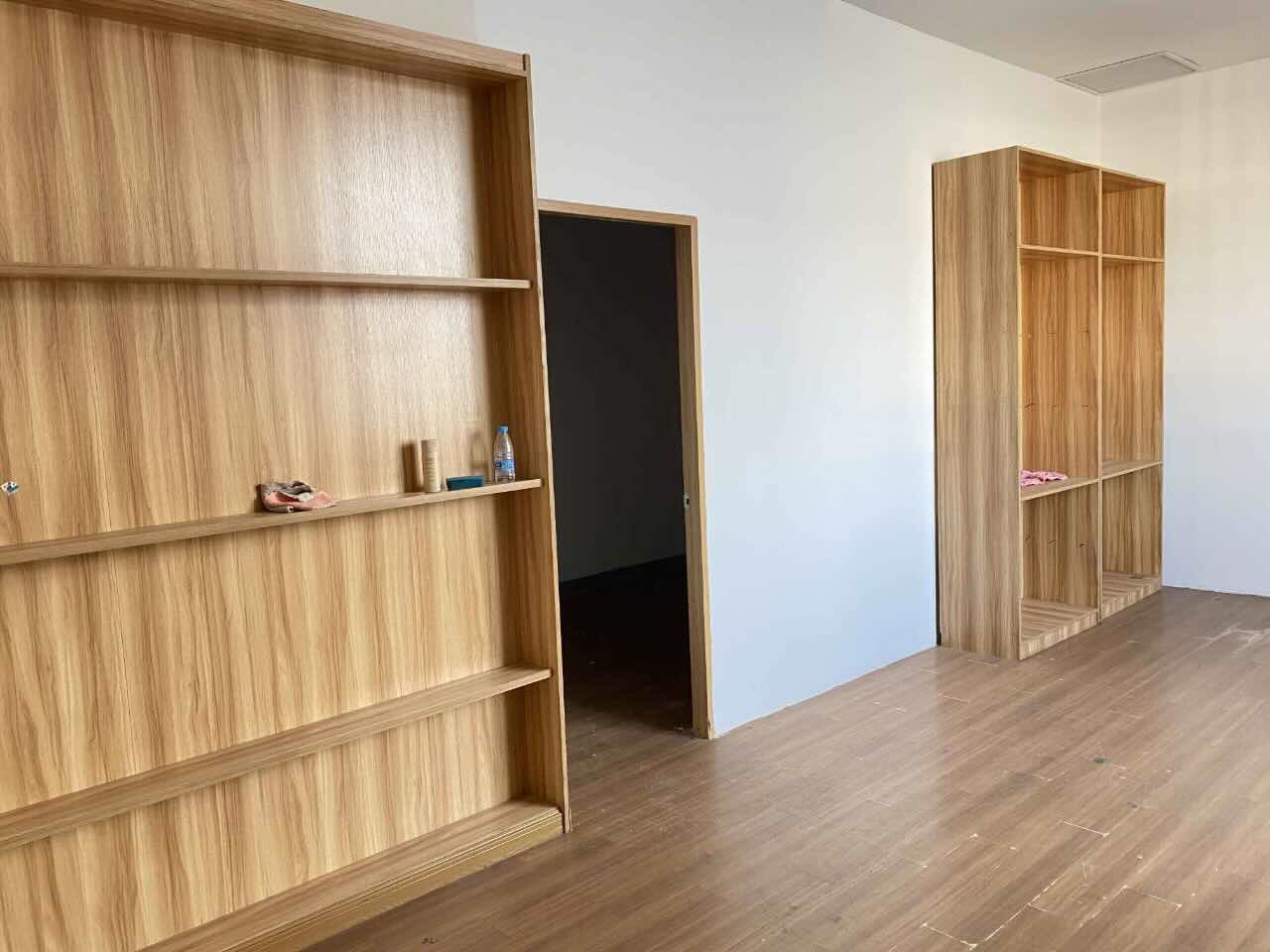 新静安（闸北） 巨丰商务广场 130平米 简装修
