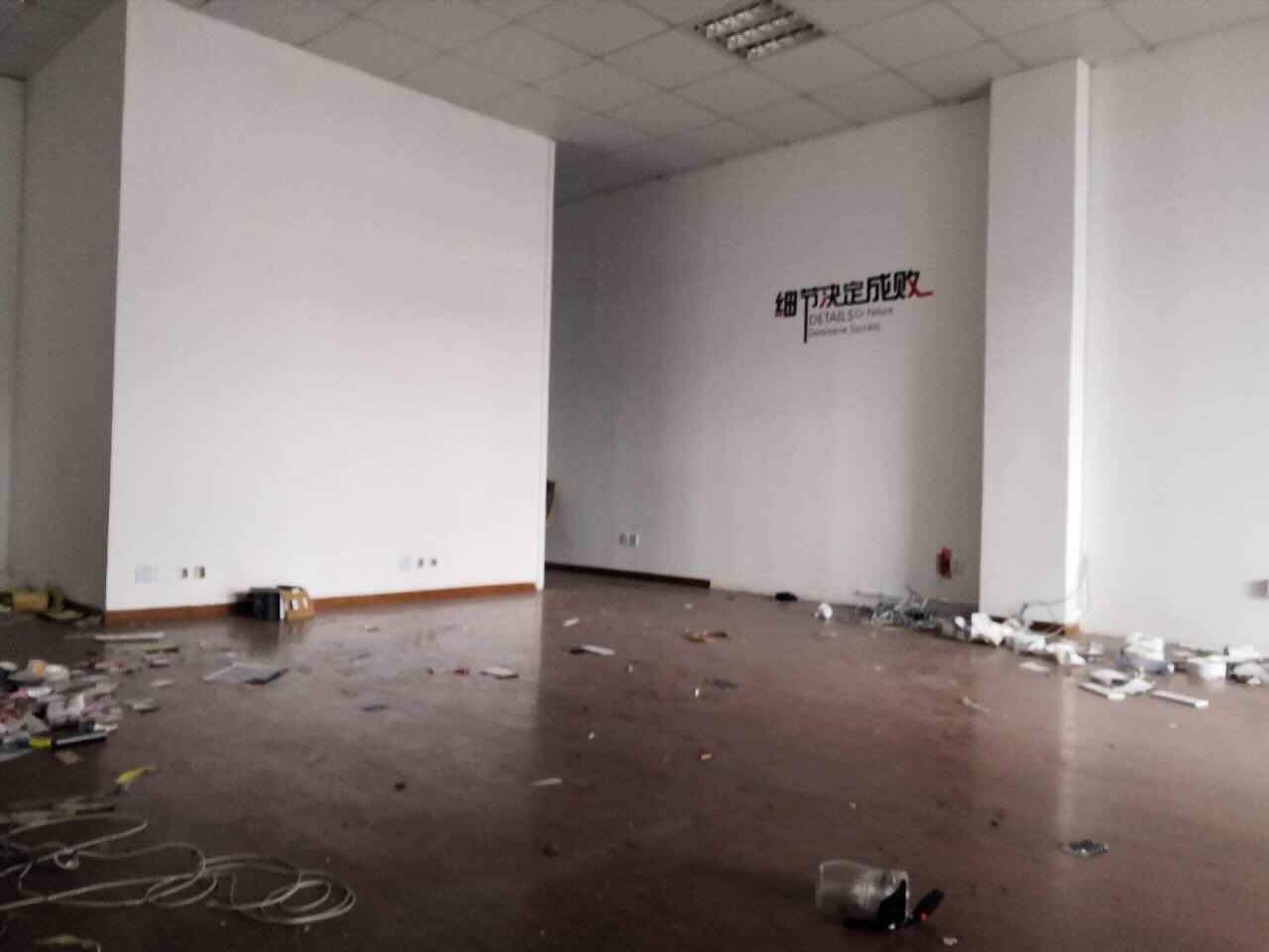 巨丰商务广场新静安（闸北） 巨丰商务广场 104平米 简装修