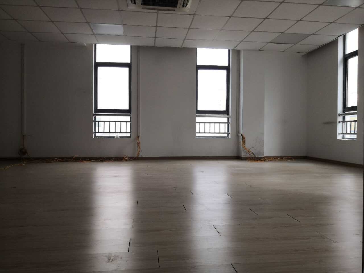 新静安（闸北） 巨丰商务广场 195平米 简装修