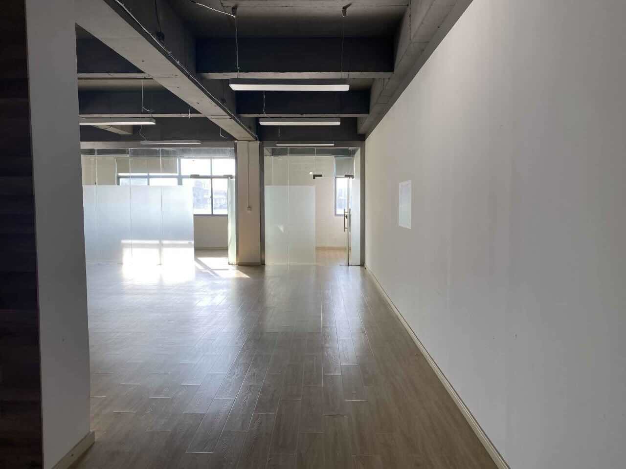巨丰商务广场新静安（闸北） 巨丰商务广场 155平米 精装修